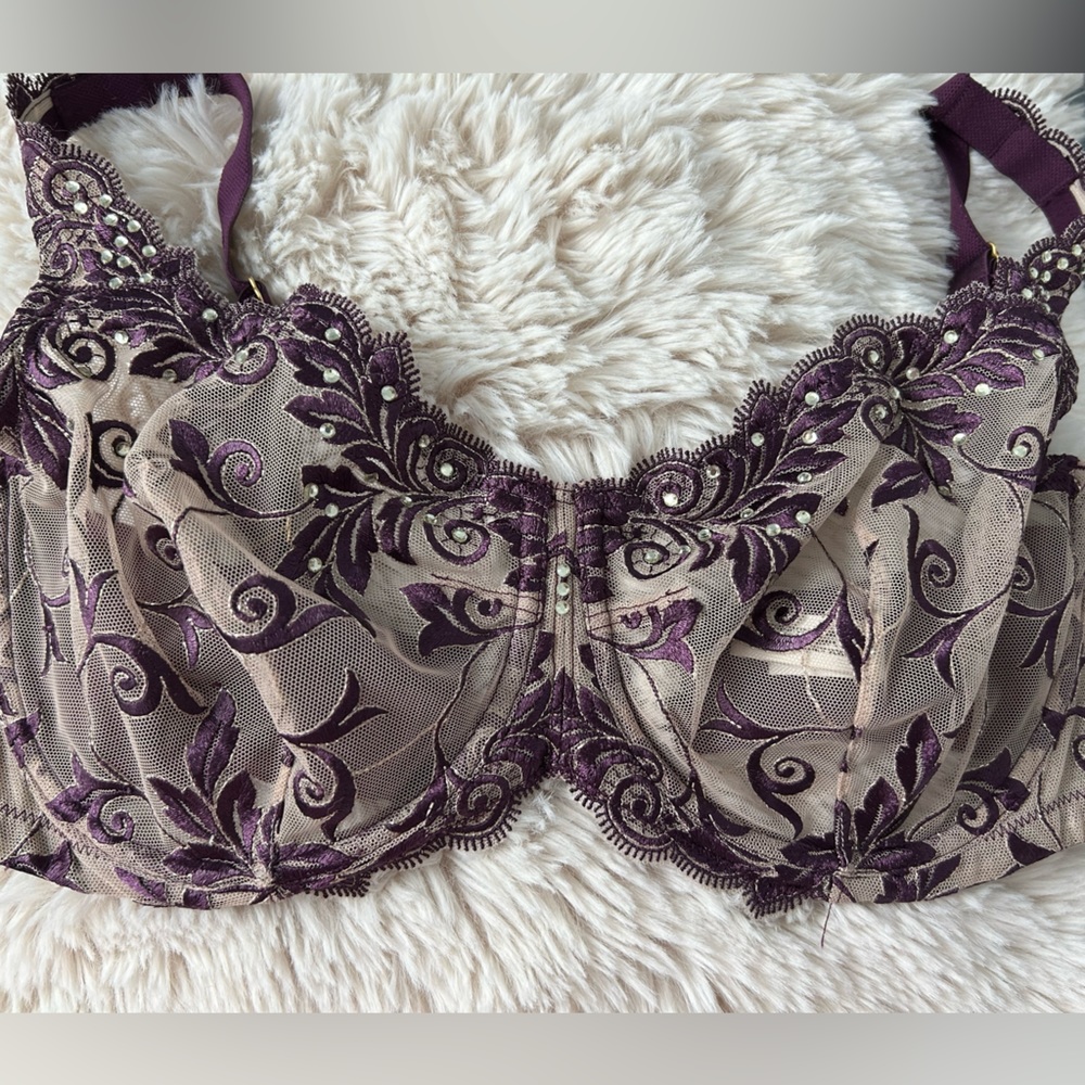 Like new Soma Sensuous Lace Unlined bra 36DD